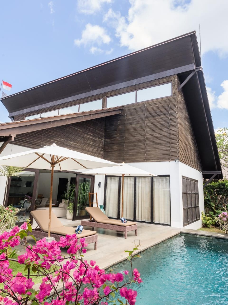 Property building, Pool view, Swimming pool, sunbed