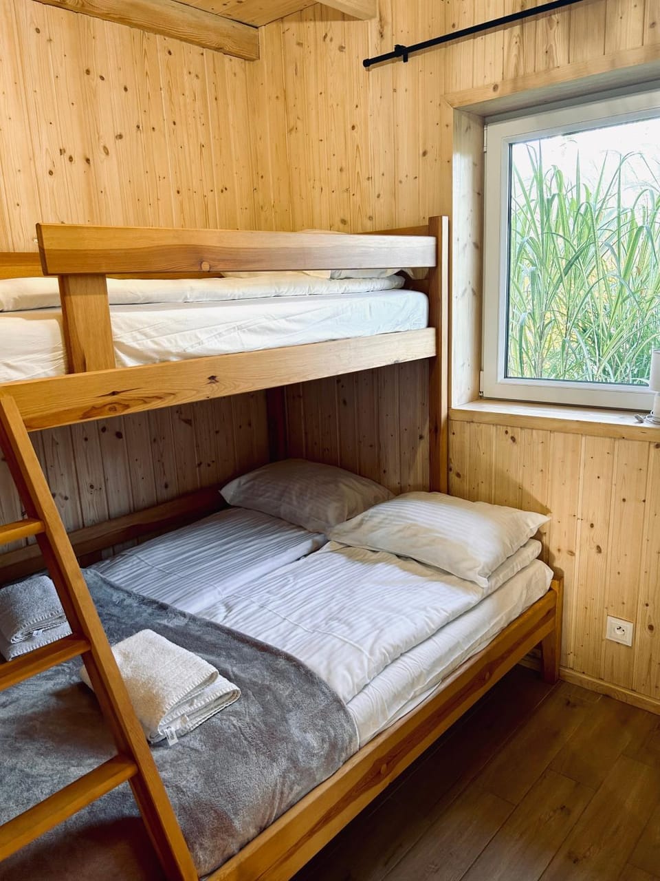 Bed, Photo of the whole room, Bedroom, bunk bed