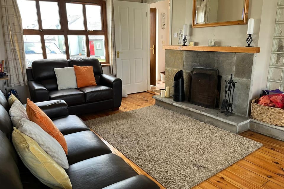 Communal lounge/ TV room, Living room