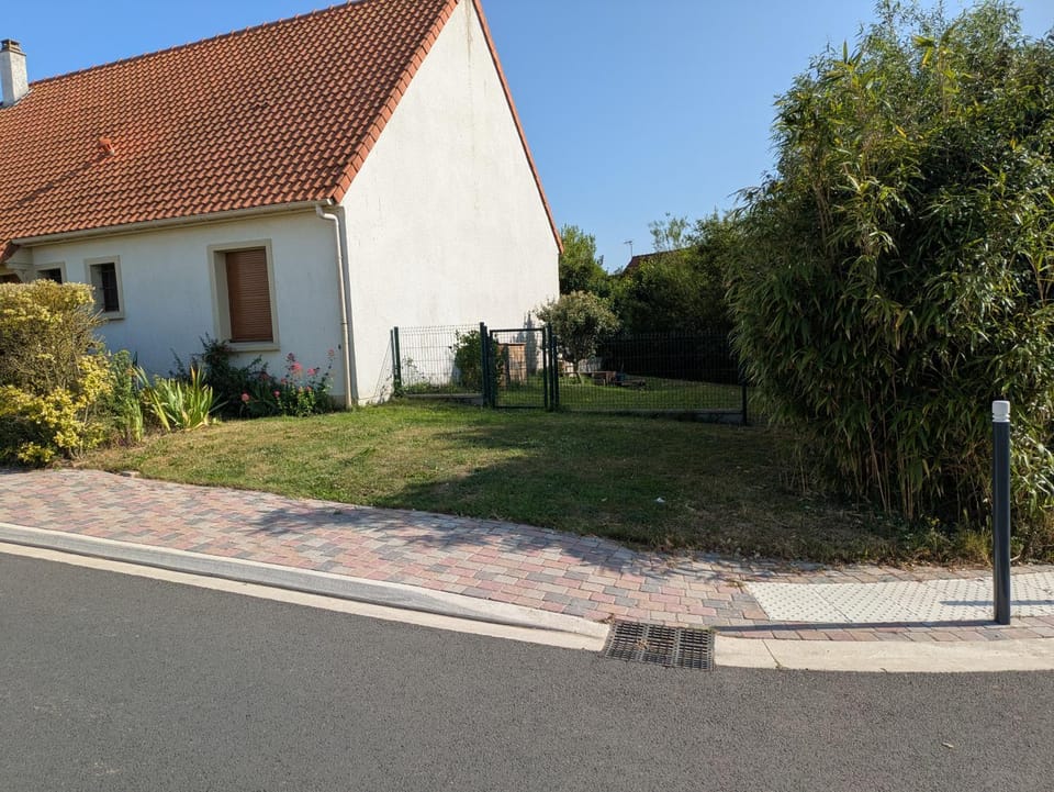 Facade/entrance, Parking