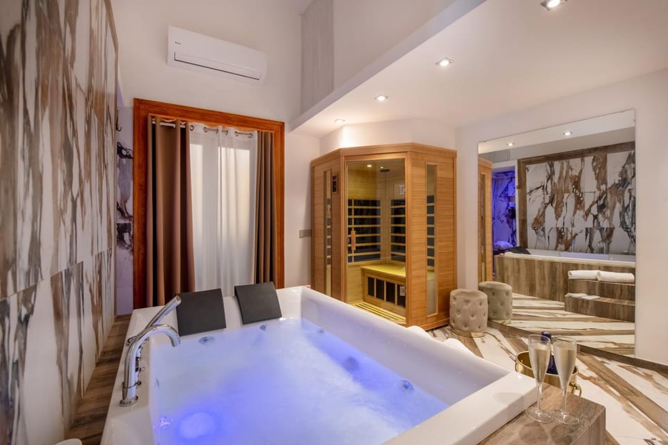 Hot Tub, Sauna, Bath