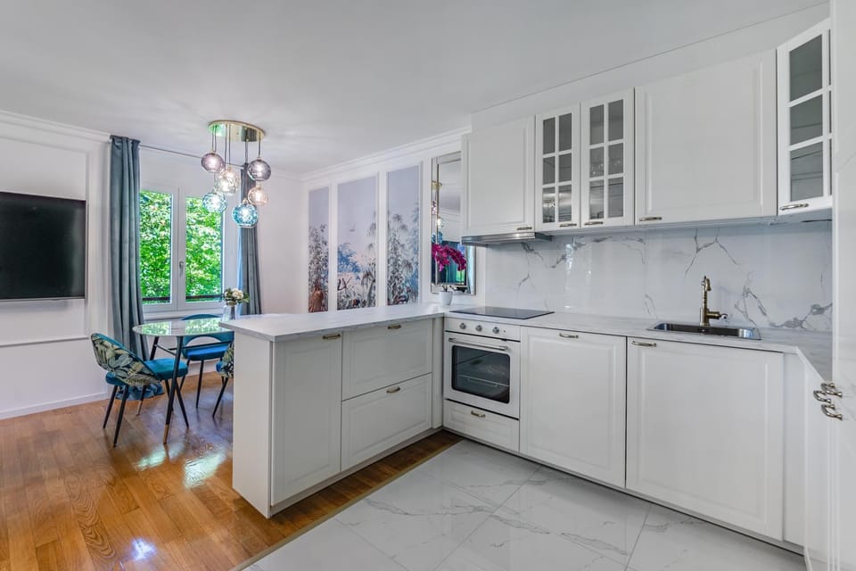 Soft Glam 1-bedroom appt - Lake & Mountain View Apartment in Montreux