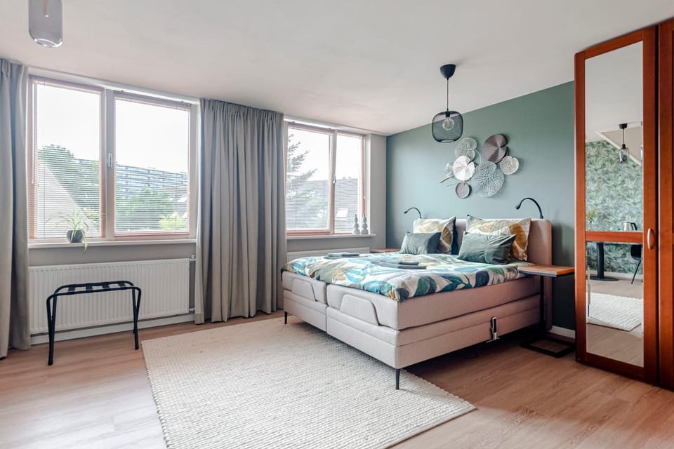 Bed, Photo of the whole room, Bedroom