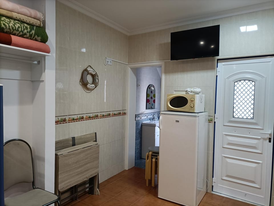 Kitchen or kitchenette, kitchen