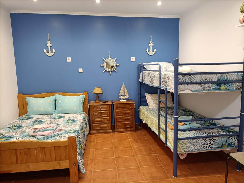 Bed, bunk bed