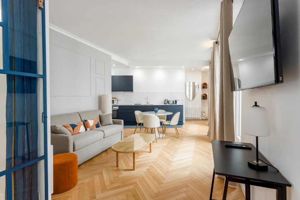 Communal lounge/ TV room, hair dresser