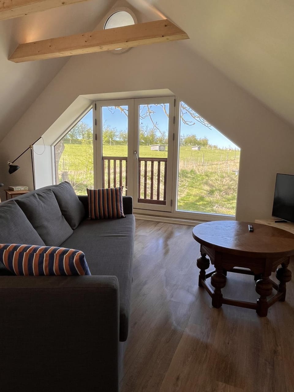 TV and multimedia, Seating area