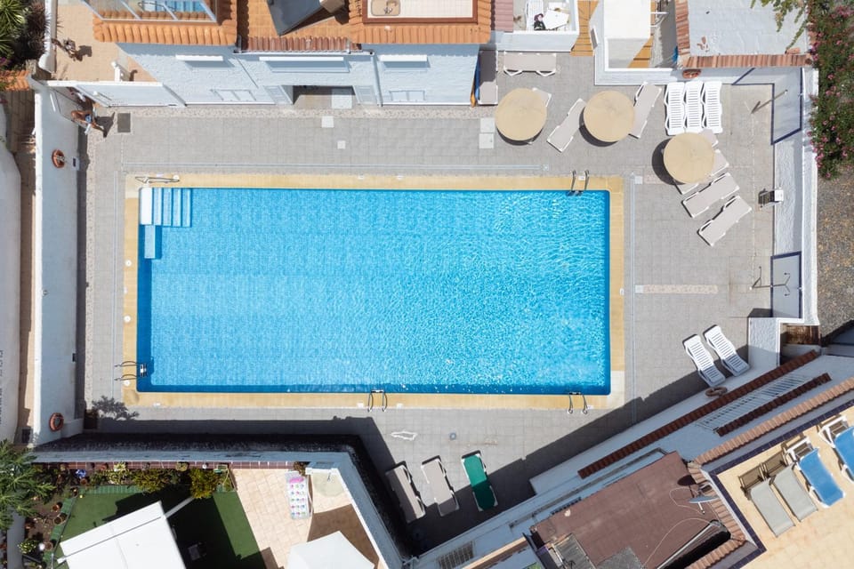 Bird's eye view, Swimming pool, sunbed