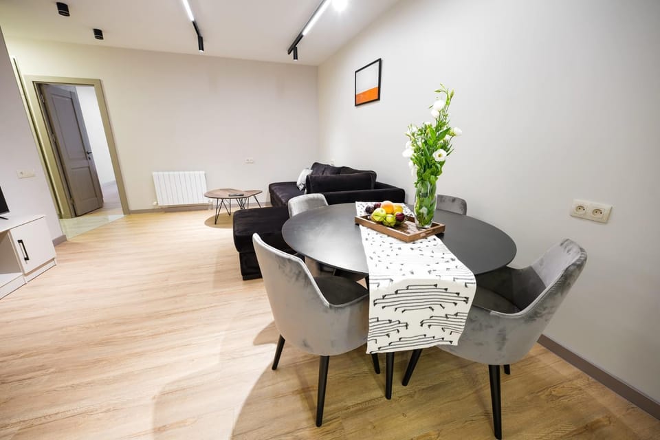 Living room, Seating area, Dining area