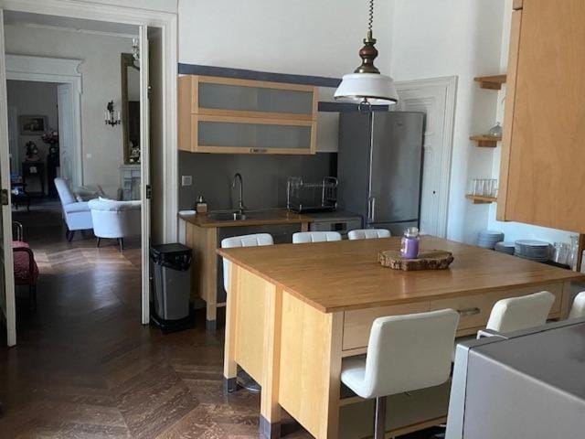 Dining area, kitchen