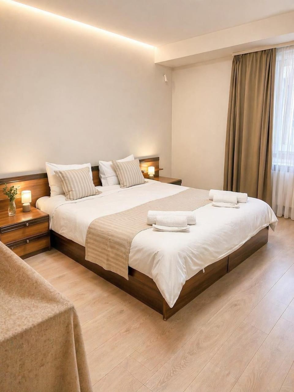 Bed, Photo of the whole room, Bedroom