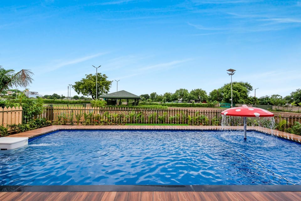 Day, Garden, View (from property/room), Garden view, Swimming pool, Swimming pool