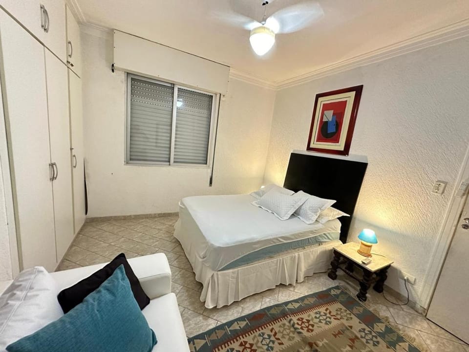 Bed, TV and multimedia, Photo of the whole room, Bedroom, towels