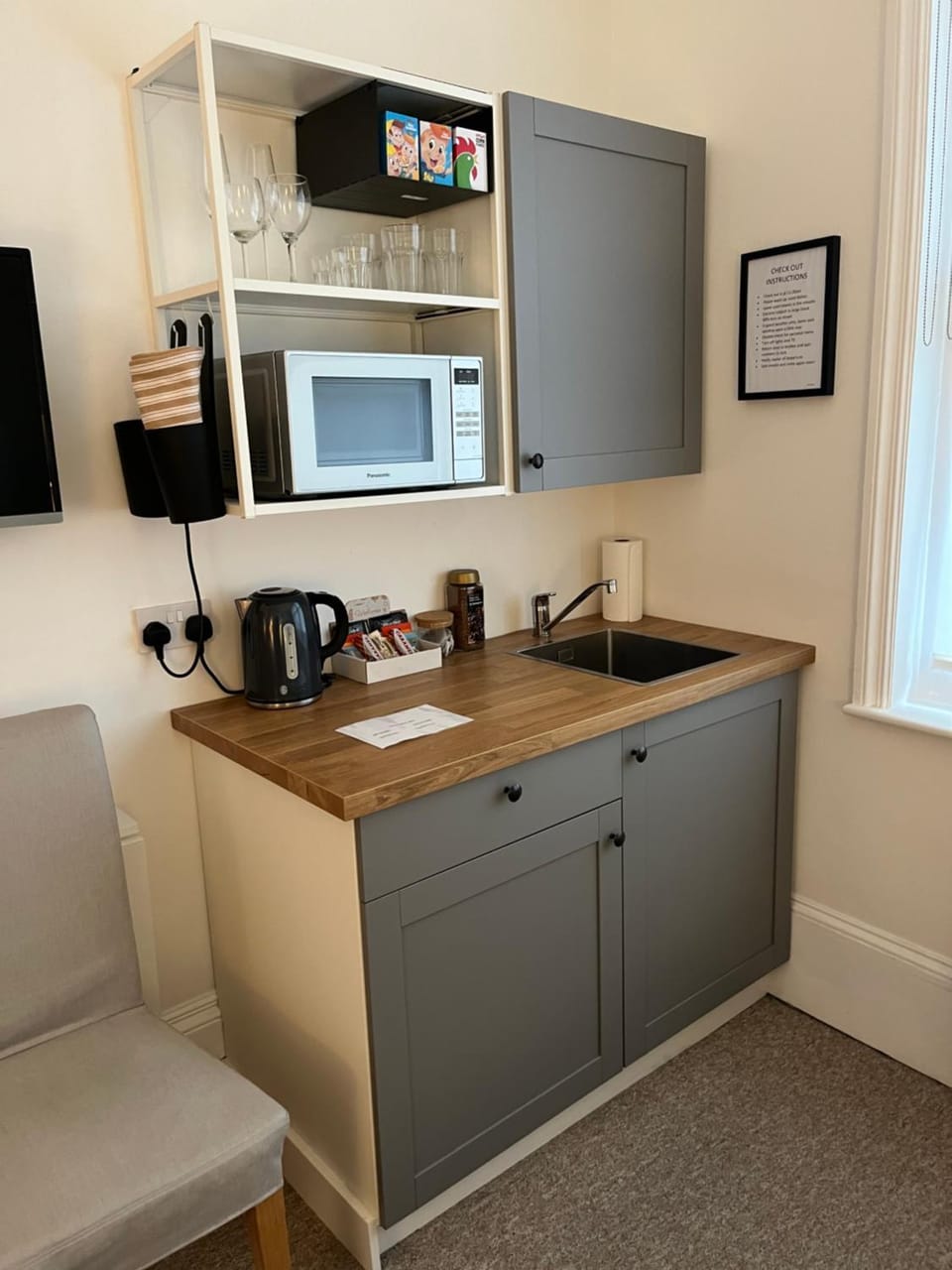Kitchen or kitchenette