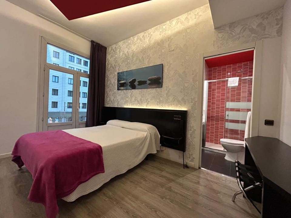 Bathroom, Photo of the whole room, Bedroom