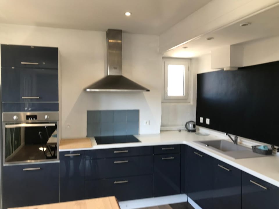 Un petit bout de rêve, balcon, parking & proche centre Apartment in Annecy