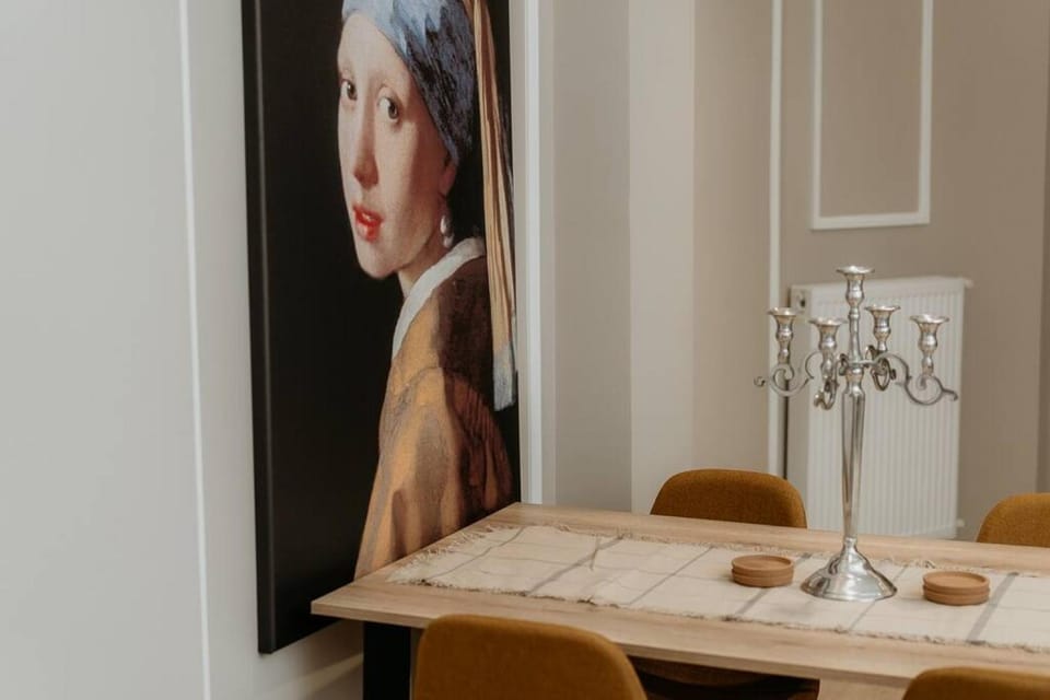Decorative detail, Dining area