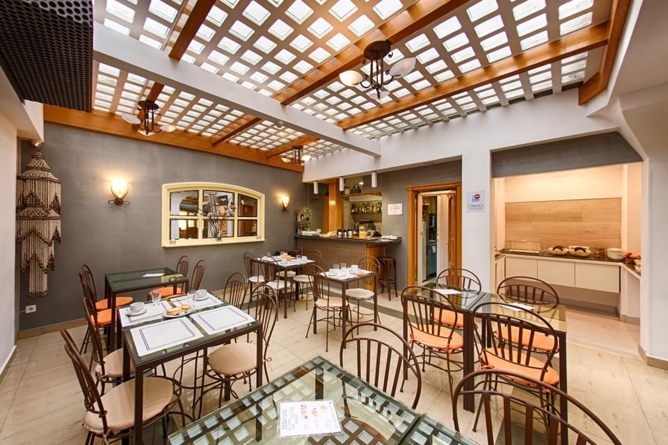Lounge or bar