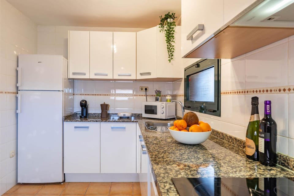 Kitchen or kitchenette, minibar, pet friendly, stove
