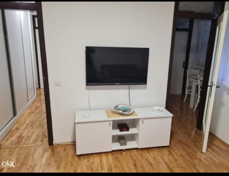 Stan na dan Tenis Apartment in Federation of Bosnia and Herzegovina