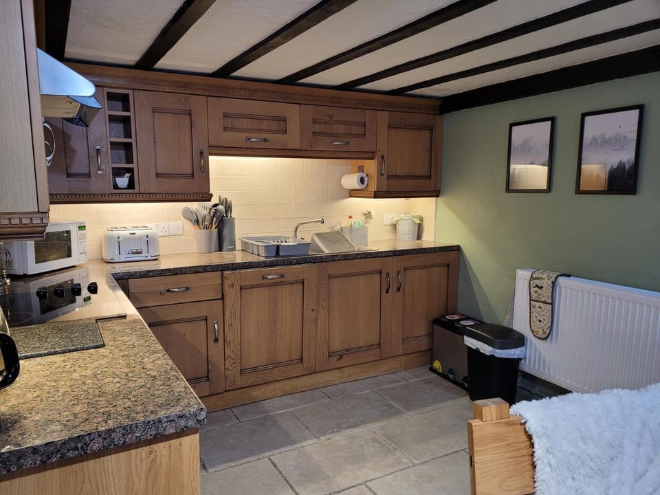 Coffee/tea facilities, Kitchen or kitchenette, dishwasher, minibar, pet friendly, stove, toaster, kitchen, kitchen