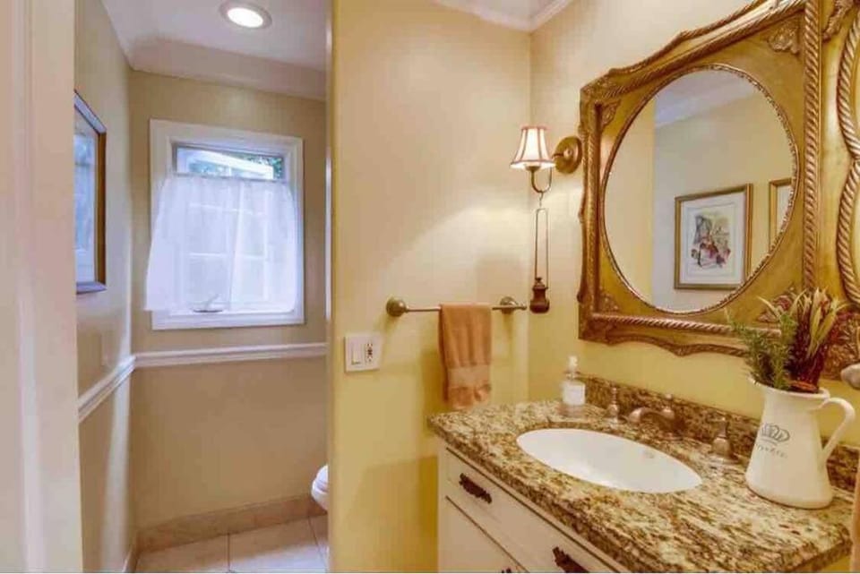 Spacious 4 Bedroom 3.5 Bath in Coronado Apartment in Point Loma