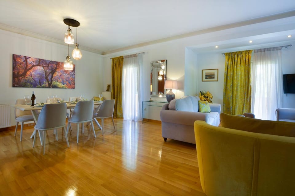 Living room, Seating area, Dining area