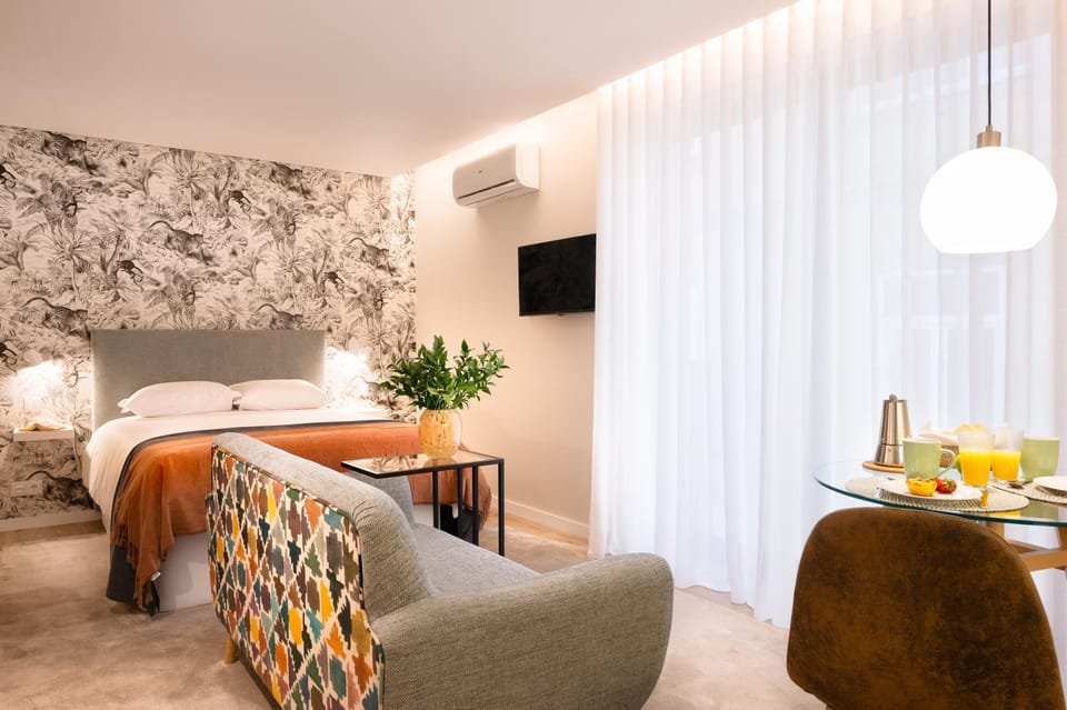 Bed, Living room, Dining area