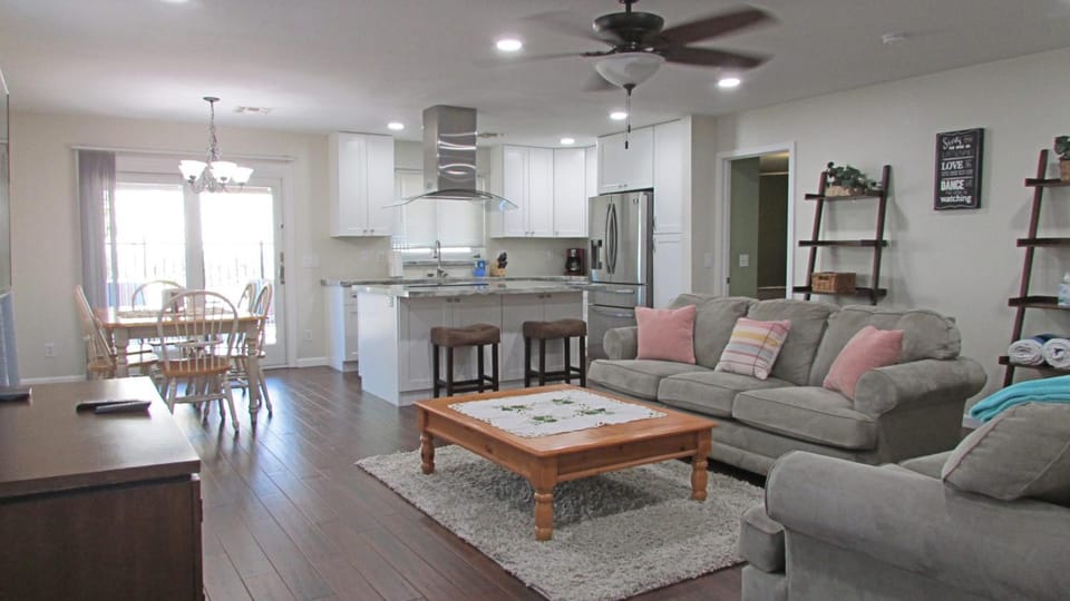 Cozy home near freeways w pool BBQ House in Glendale