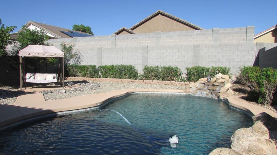 Cozy home near freeways w pool BBQ House in Glendale