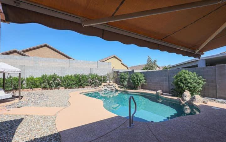 Cozy home near freeways w pool BBQ House in Glendale