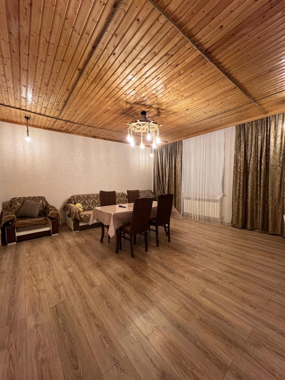 Communal lounge/ TV room, TV and multimedia, Living room, Photo of the whole room, Dining area