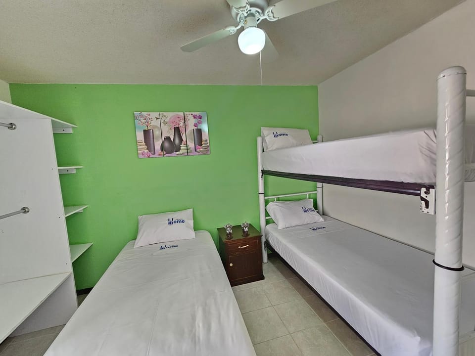 Bed, Bedroom, bunk bed