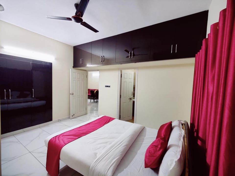Photo of the whole room, Bedroom