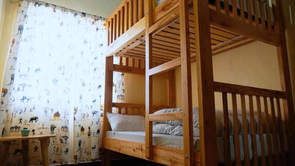 Bedroom, bunk bed