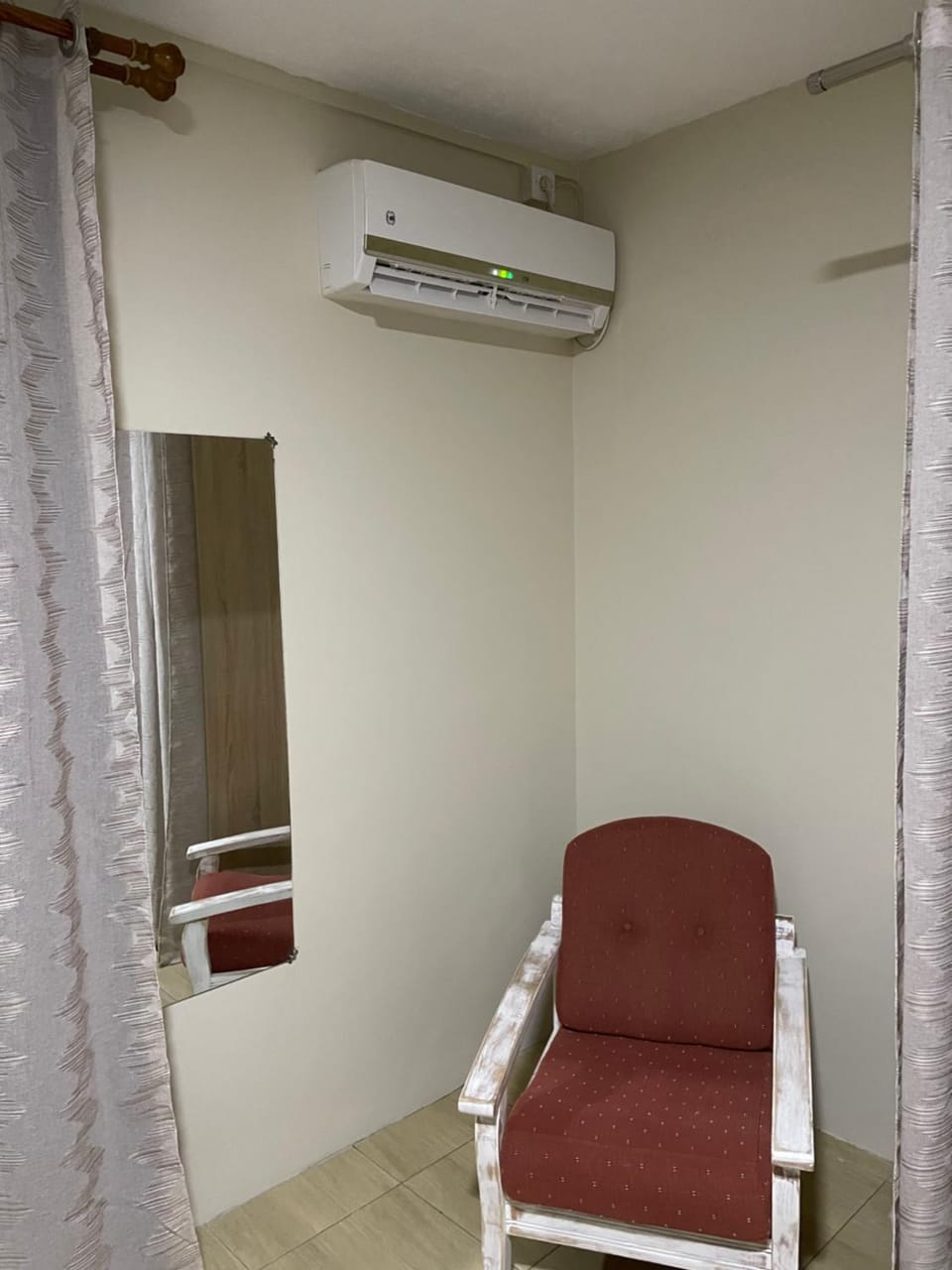Seating area, air conditioner