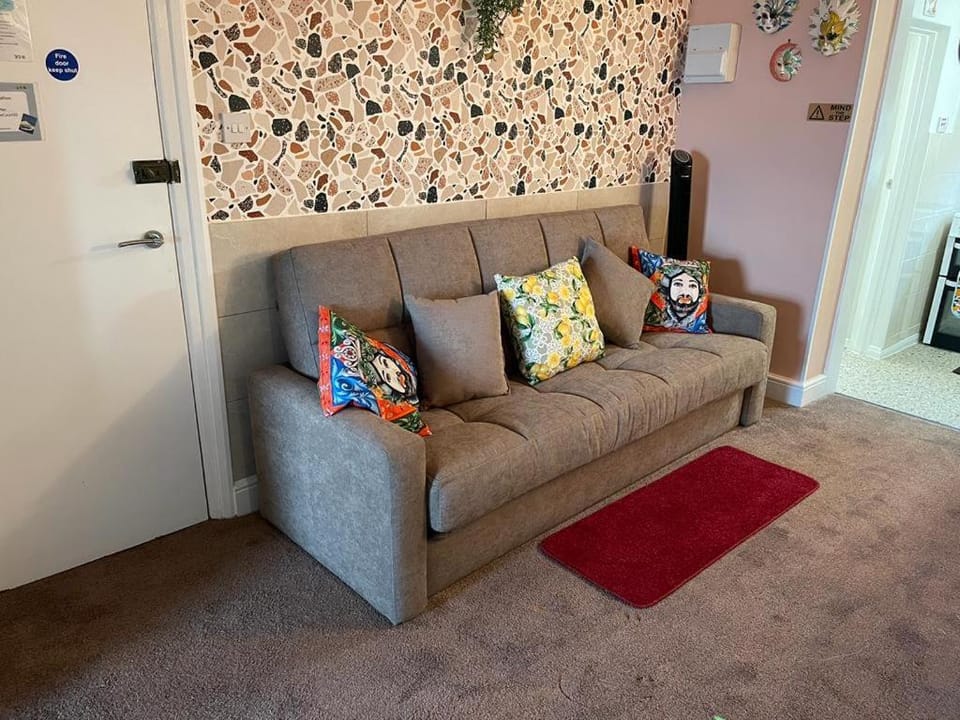 Bed, Seating area