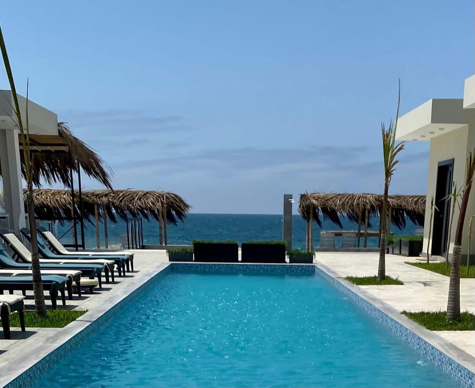 Pool view, Sea view