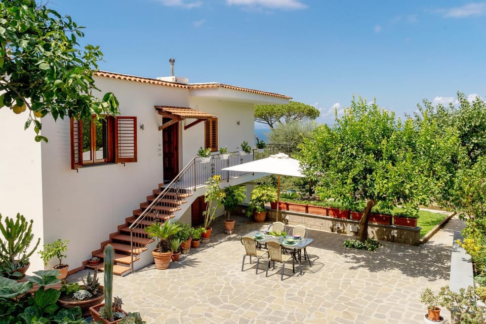 Property building, Day, Garden, View (from property/room), Balcony/Terrace, Dining area, Garden view