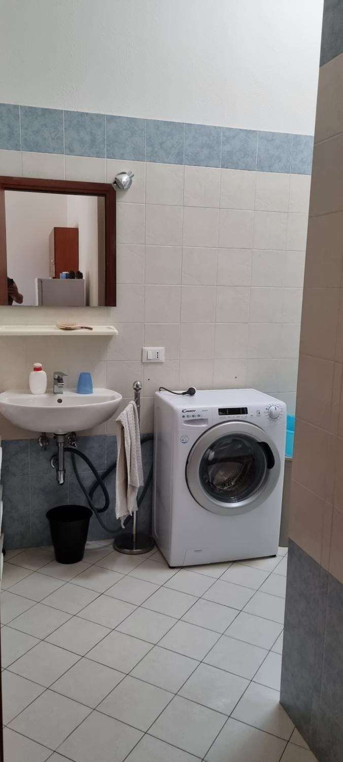 Bathroom, washing machine