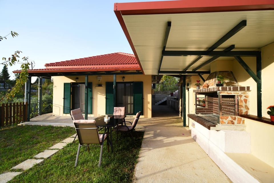 BBQ facilities, Inner courtyard view
