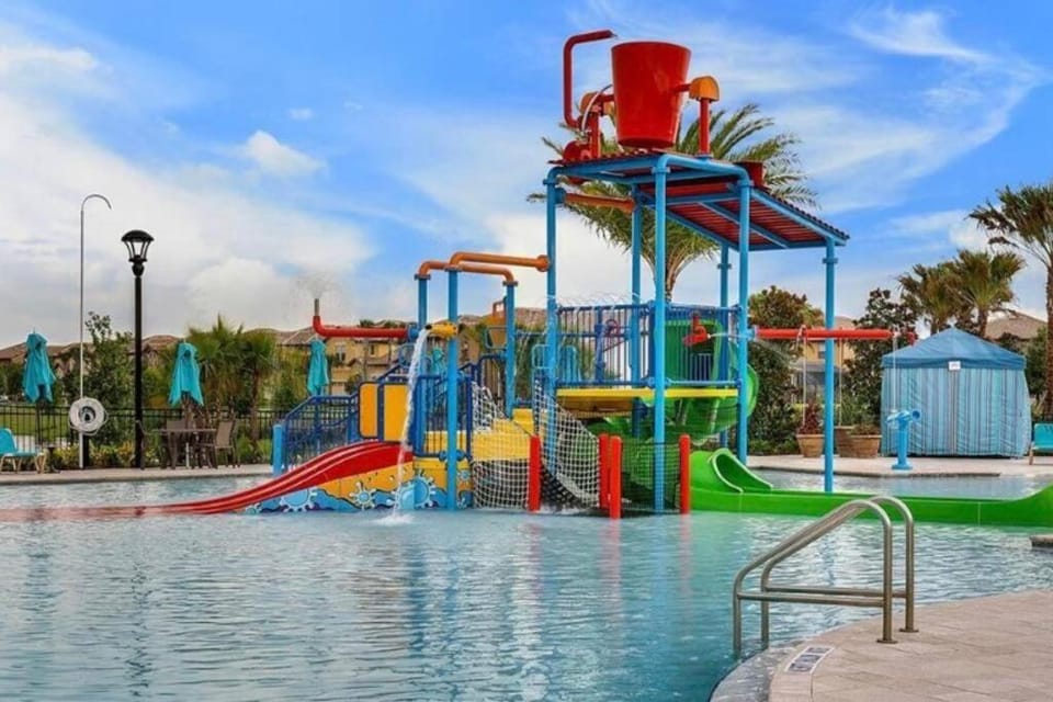 Summer Promo! Star Wars Game Room! Near Disney! Private Pool and Spa! Resort Amenities! Sleeps 16! Villa in Four Corners