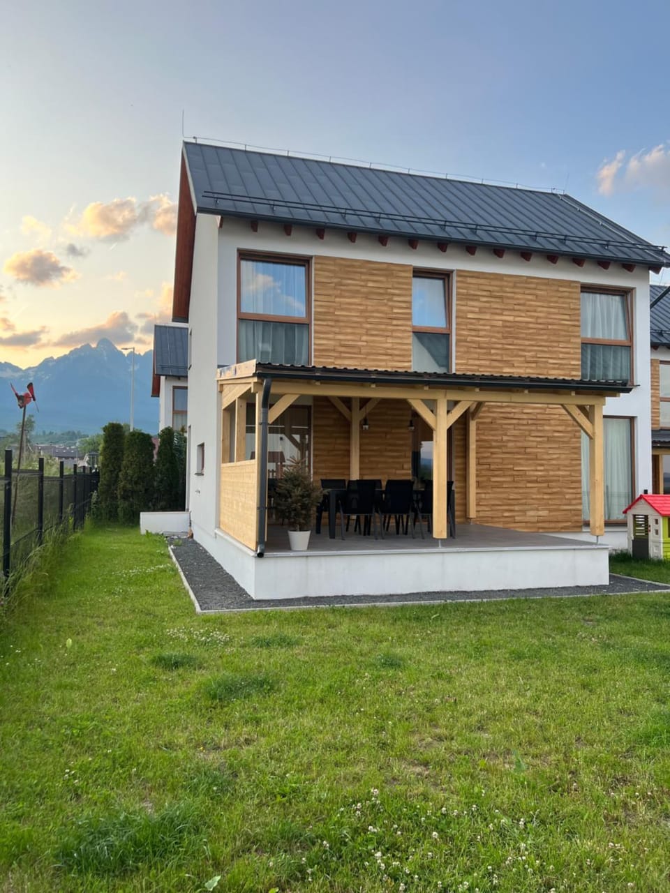 Property building, Garden view