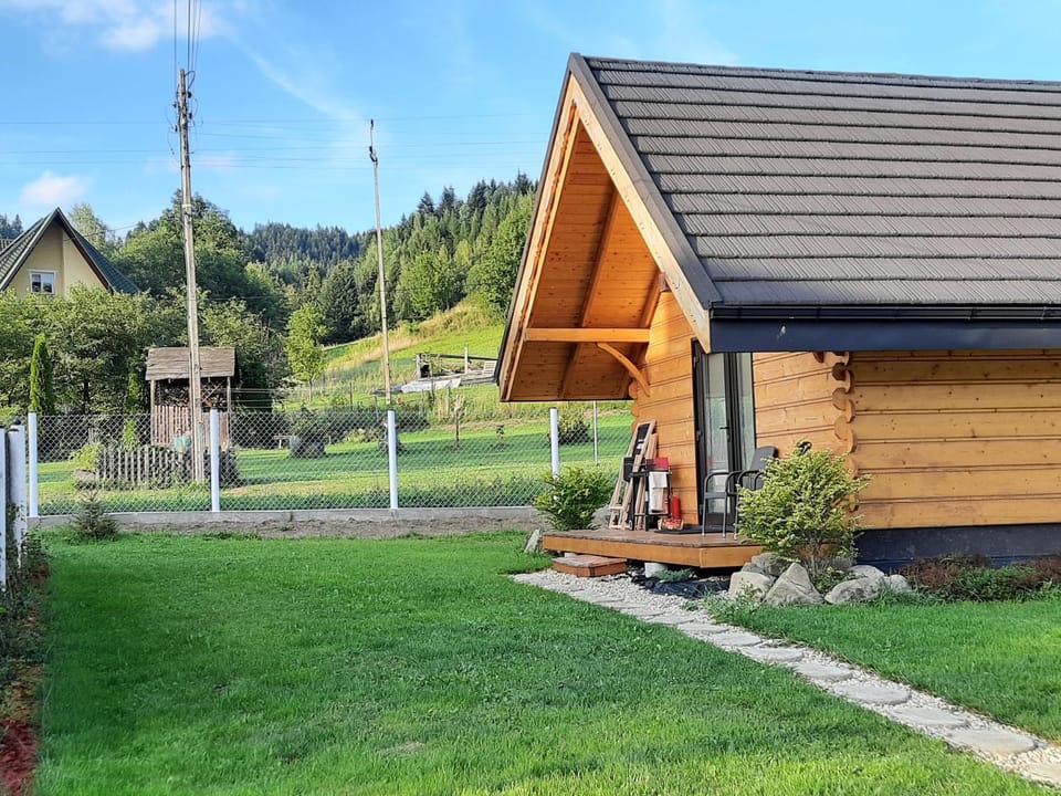 Property building, Day, Natural landscape, Garden, Garden view
