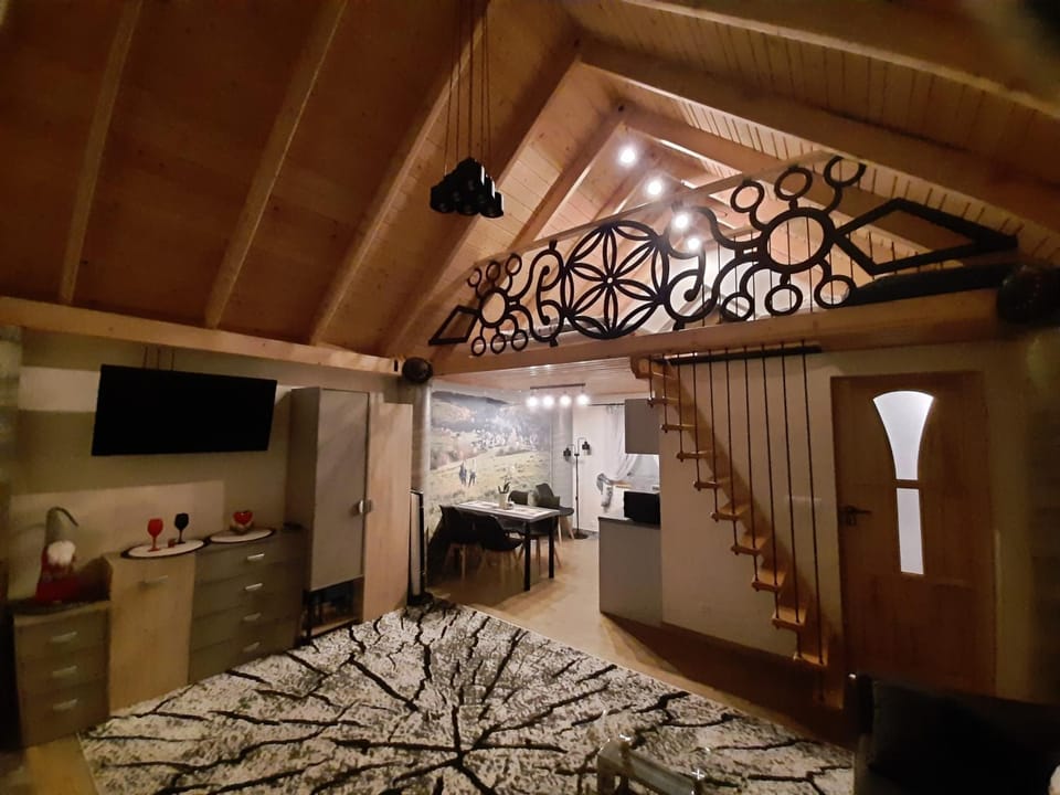 Property building, TV and multimedia, Kitchen or kitchenette, Breakfast