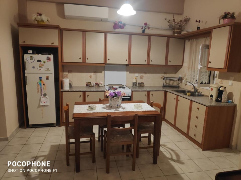 Κεντρικό, ανετο και ευρύχωρο διαμέρισμα Apartment in Peloponnese, Western Greece and the Ionian