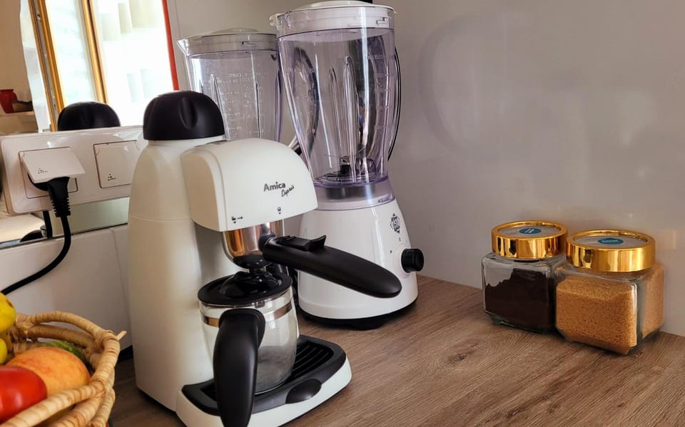 Coffee/tea facilities, Kitchen or kitchenette