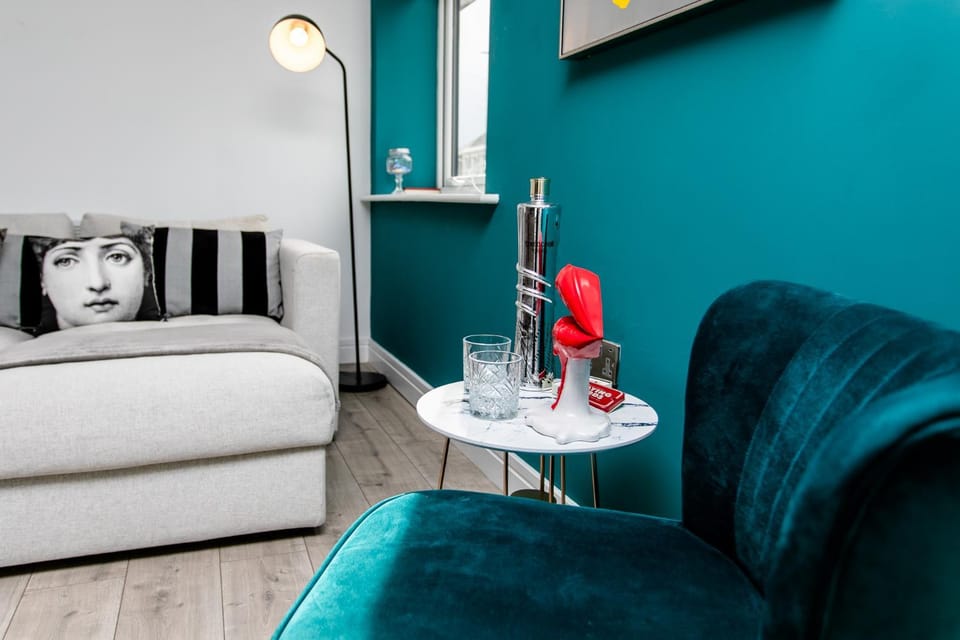 Living room, Seating area