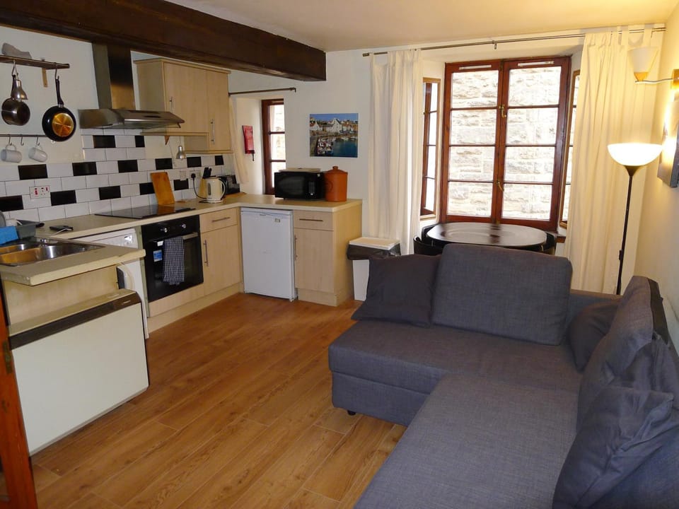 1 Bedroom Flat in Historic Cooperage Apartments Leith Apartment in Edinburgh