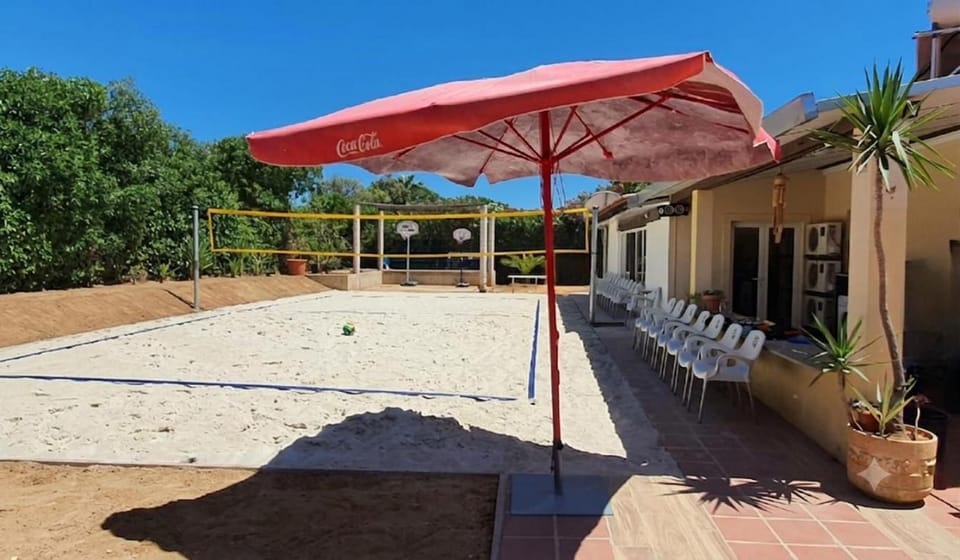 ALGARVE ONE - 8 rooms, 2 kitchens, private pool, billiard table and Beach-Volleyball Court Villa in Carvoeiro